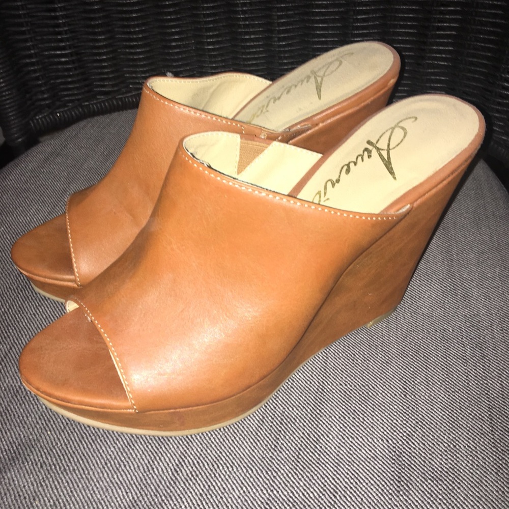 American rag brown wedges size 9